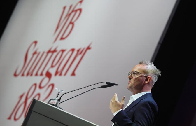 Der VfB-Vorstandschef Alexander Wehrle kündigte an, dass der VfB das Carl-Benz-Center zwischen Stadion und Porsche-Arena kaufen will.<span class='image-autor'>Baumann/Hansi Britsch</span>