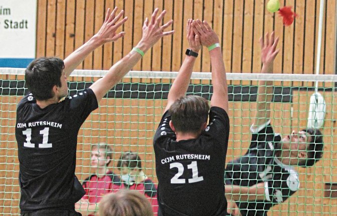 Yusein Vasilev (rechts) ist zwar nicht besonders groß, macht das aber mit seiner Athletik wett. Foto: Nachreiner