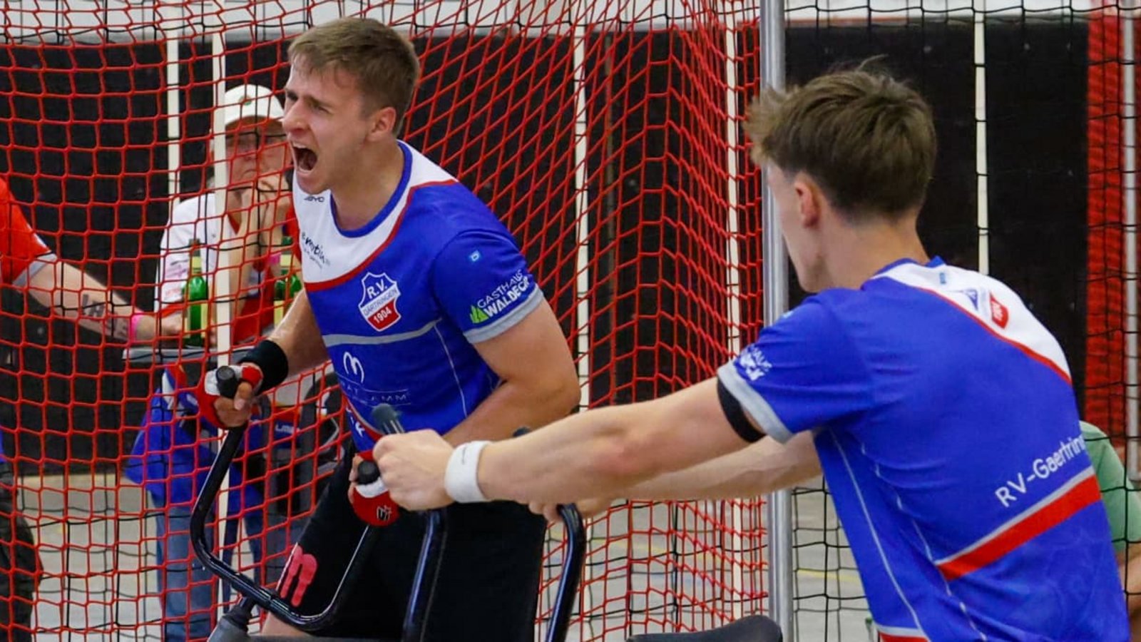 Platz drei beim Final-Five-Turnier: Simon Becker (li.) und Jannes Müller (re.) können mit der Konkurrenz absolut mithalten.Eibner/Philipp Theiss Platz drei beim Final-Five-Turnier: Simon Becker (li.) und Jannes Müller (re.) können mit der Konkurrenz absolut mithalten.Eibner/Philipp Theiss