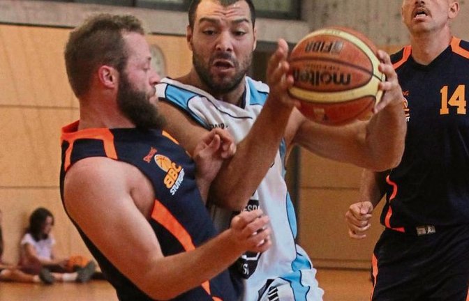Themis Koupidis muss mit der BSG Vaihingen/Sachsenheim in zwei Relegationsspielen am Samstag darum kämpfen, den Klassenerhalt in der Basketball-Landesliga zu sichern. Foto: Nachreiner