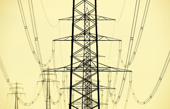 Zahlreiche Nutzer meldeten Störungen in der Stromversorgung. (Symbolbild)<span class='image-autor'>Foto: IMAGO/Christian Ohde/IMAGO/Christian Ohde</span>