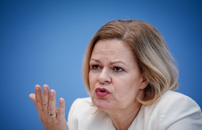 Die Bundesinnenministerin stellte neue Maßnahmen gegen Rechtsextremismus vor – und viele alte.<span class='image-autor'>Foto: dpa/Kay Nietfeld</span>