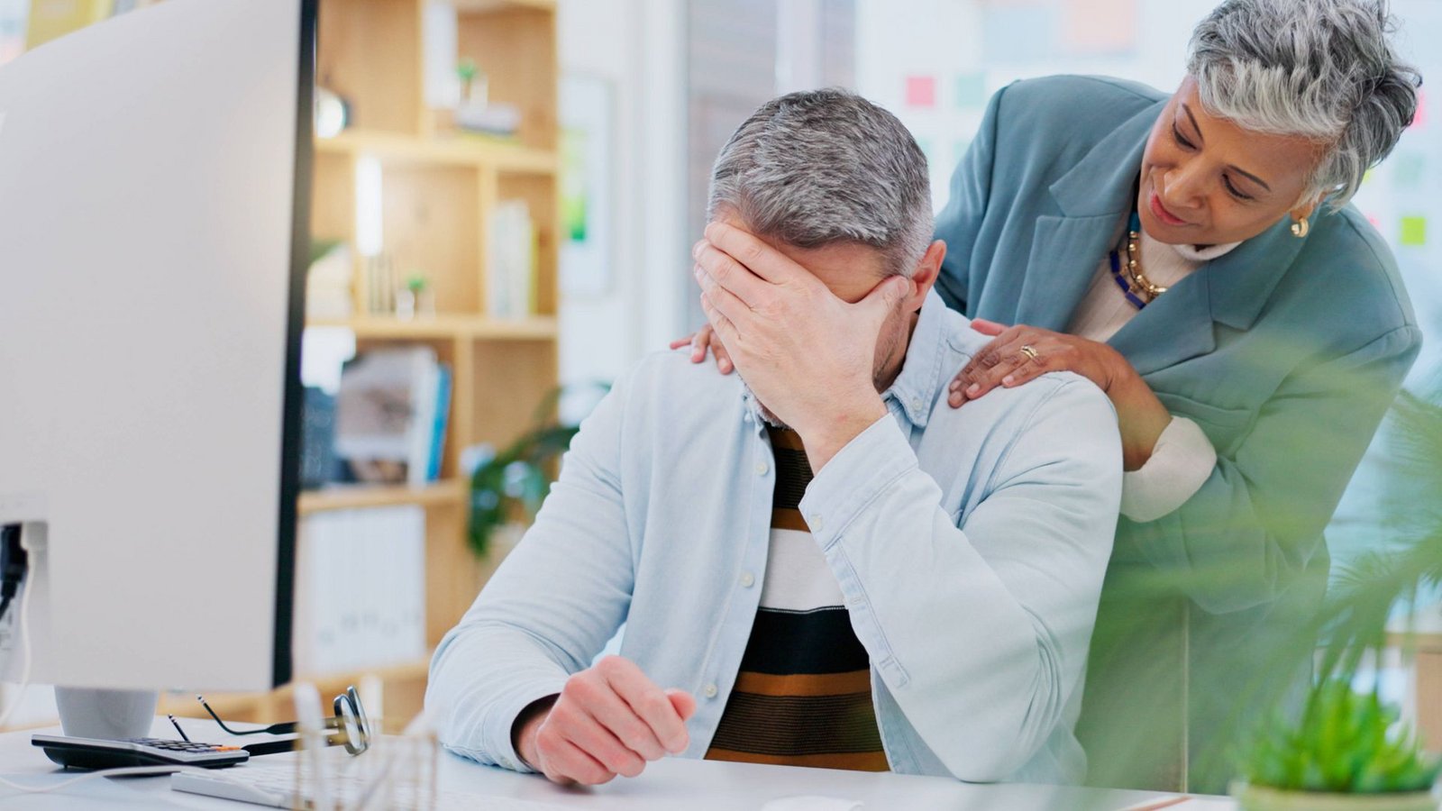 Viele schleppen sich krank zur Arbeit – leistungsfähig sind sie dann aber in der Regel nicht.Foto: imago//Yuri Arcurs Viele schleppen sich krank zur Arbeit – leistungsfähig sind sie dann aber in der Regel nicht.Foto: imago//Yuri Arcurs