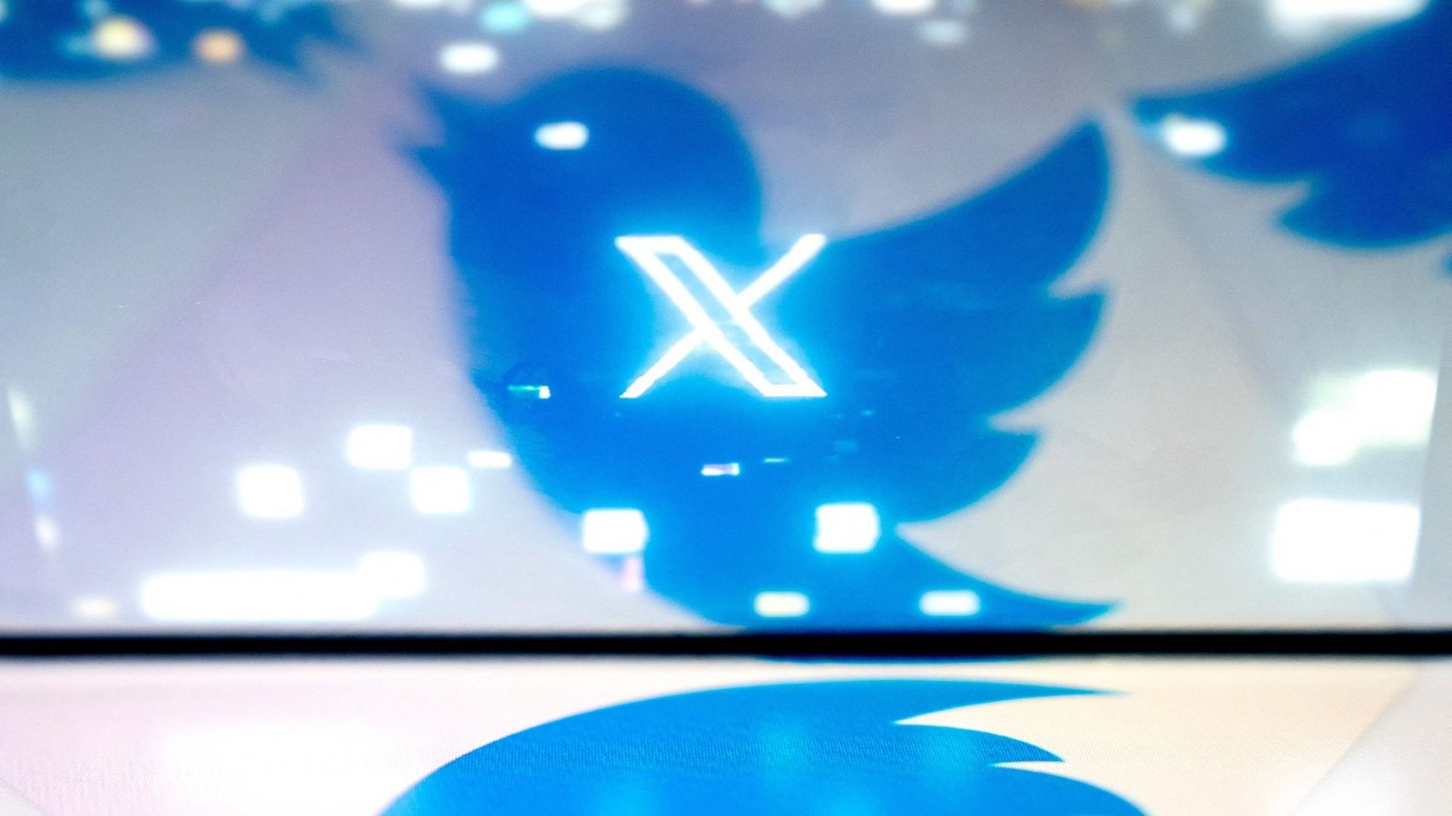 Der ikonische blaue Vogel ist Geschichte: Twitter bekommt nun ein X als Markenzeichen.Foto: AFP/STEFANI REYNOLDS
