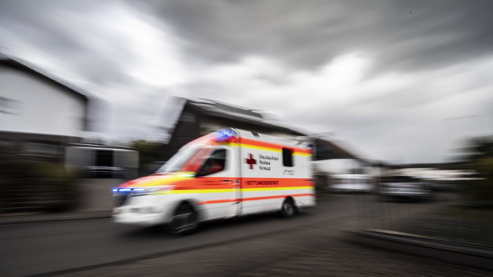 Für den 53-Jährigen kam jede Hilfe zu spät. (Symbolbild)Foto: dpa/Boris Roessler Für den 53-Jährigen kam jede Hilfe zu spät. (Symbolbild)Foto: dpa/Boris Roessler