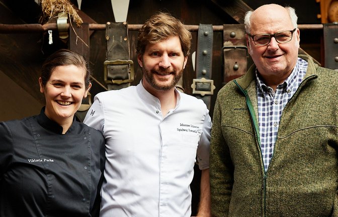 Viki, Johannes und Karl-Josef Fuchs: Alle lieben das Kochen – und Wildgerichte.<span class='image-autor'>Foto: Vivi d'Angelo</span>
