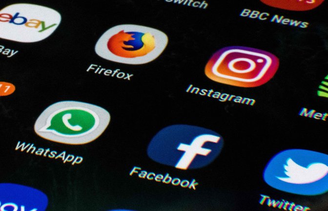 Die britische Regierung will ein Social-Media-Verbot für Kinder und Jugendliche unter 16 Jahren.<span class='image-autor'>Foto: AFP/OLI SCARFF</span>