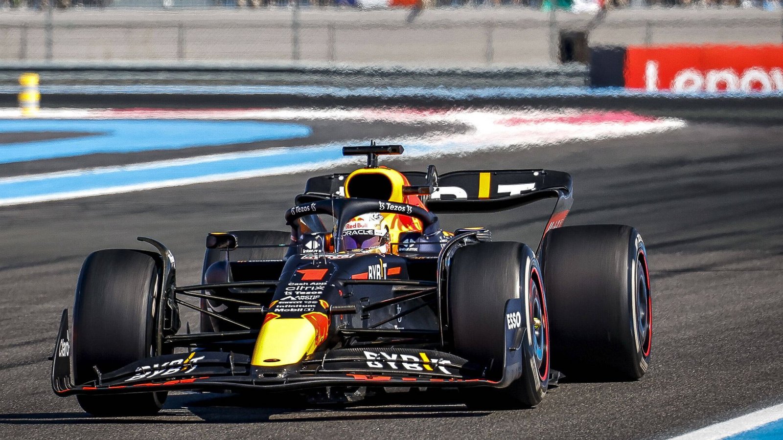 Von 2026 an wird das Porsche-Logo auf dem Formel-1-Renner von Red Bull auftauchen.Foto: IMAGO/Paulo Maria