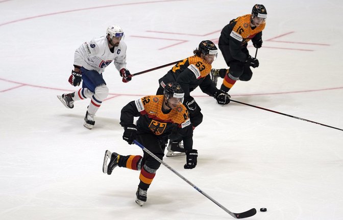 Deutschlands Eishockey-Cracks sind bei der Weltmeisterschaft in Finnland weiter auf Viertelfinal-Kurs.<span class='image-autor'>Foto: dpa/Martin Meissner</span>