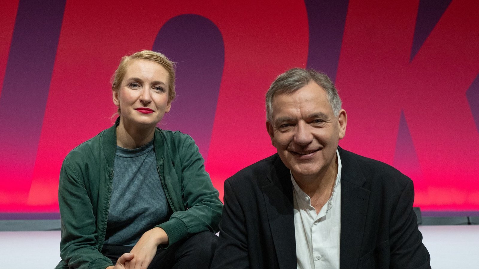 Mit den Vorsitzenden Ines Schwerdtner und Jan van Aken macht sich Die Linke Hoffnung auf den Wiedereinzug in den Bundestag.Foto: dpa/Hendrik Schmidt Mit den Vorsitzenden Ines Schwerdtner und Jan van Aken macht sich Die Linke Hoffnung auf den Wiedereinzug in den Bundestag.Foto: dpa/Hendrik Schmidt
