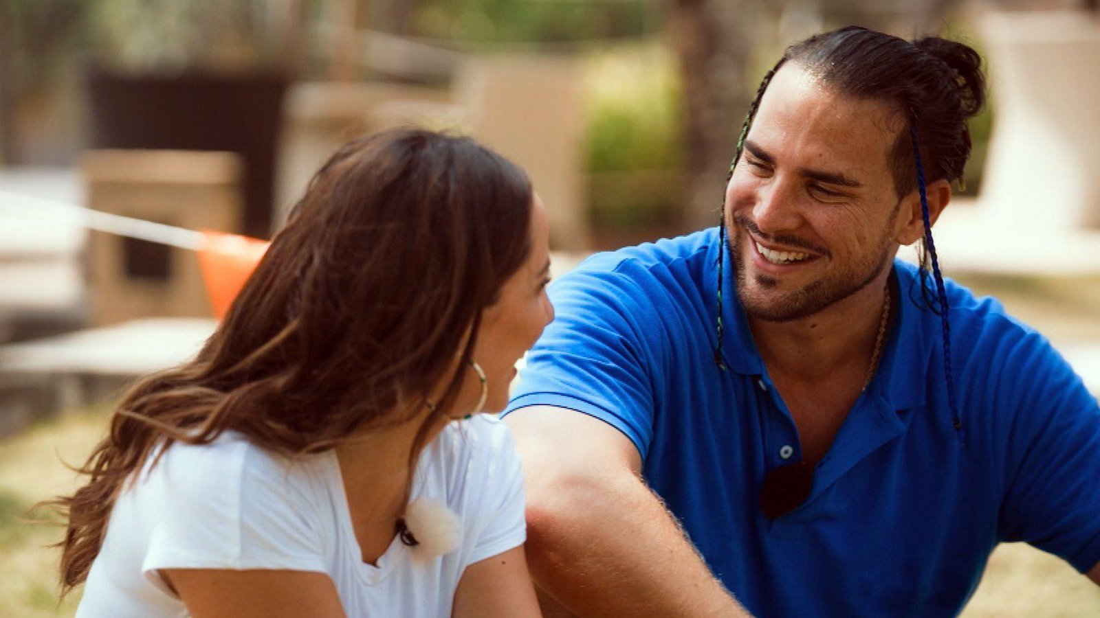 Jenny amüsiert sich mit Markus.Foto: RTL Jenny amüsiert sich mit Markus.Foto: RTL