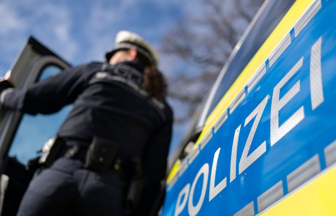 Die Polizei hat einen 92 Jahre alten Geisterfahrer auf der B 27  gestoppt (Symbolfoto).<span class='image-autor'>Foto: Marijan Murat/dpa/Marijan Murat</span>