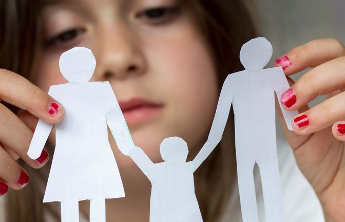 Es ist wichtig, den Kindern zuzugestehen, dass sie den anderen Elternteil vermissen dürfen.<span class='image-autor'>Foto: AdobeStock/hiddencatch</span>
