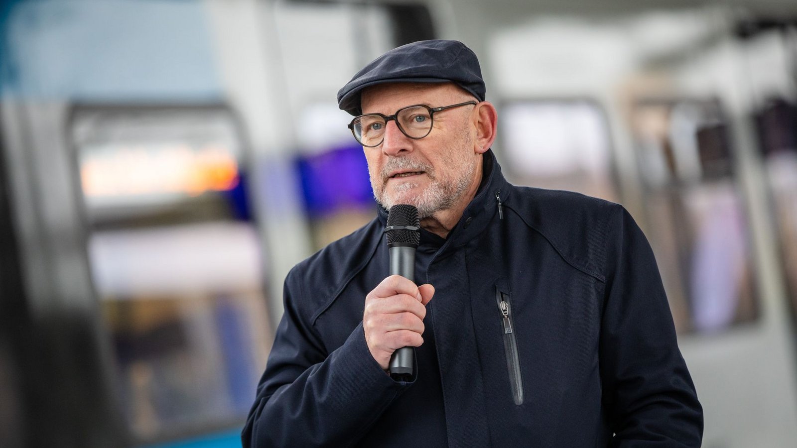 Verkehrsminister Winfried Hermann will die Verkehrswende voranbringen – nach Ansicht der CDU-Fraktion beschreitet er dabei aber überbürokratisierte Wege.Foto: Lichtgut/Christoph Schmidt Verkehrsminister Winfried Hermann will die Verkehrswende voranbringen – nach Ansicht der CDU-Fraktion beschreitet er dabei aber überbürokratisierte Wege.Foto: Lichtgut/Christoph Schmidt
