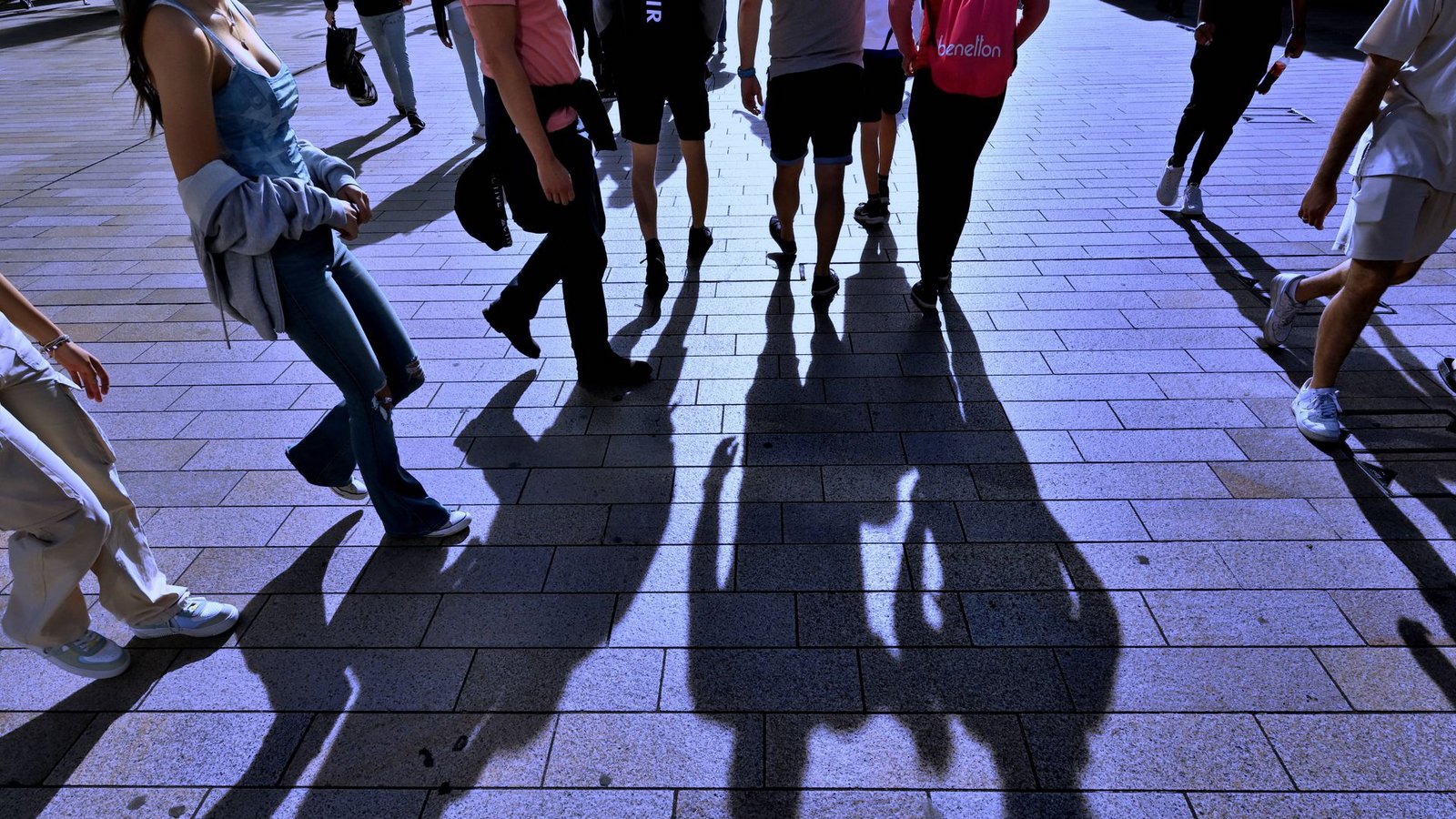 Die jugendlichen Kinder, die alleine unterwegs sind, der Mann, der auf dem Weg zur Arbeit verunglücken könnte – normale Sorgen können auch zur Krankheit werden.Foto: imago//Rolf Poss Die jugendlichen Kinder, die alleine unterwegs sind, der Mann, der auf dem Weg zur Arbeit verunglücken könnte – normale Sorgen können auch zur Krankheit werden.Foto: imago//Rolf Poss