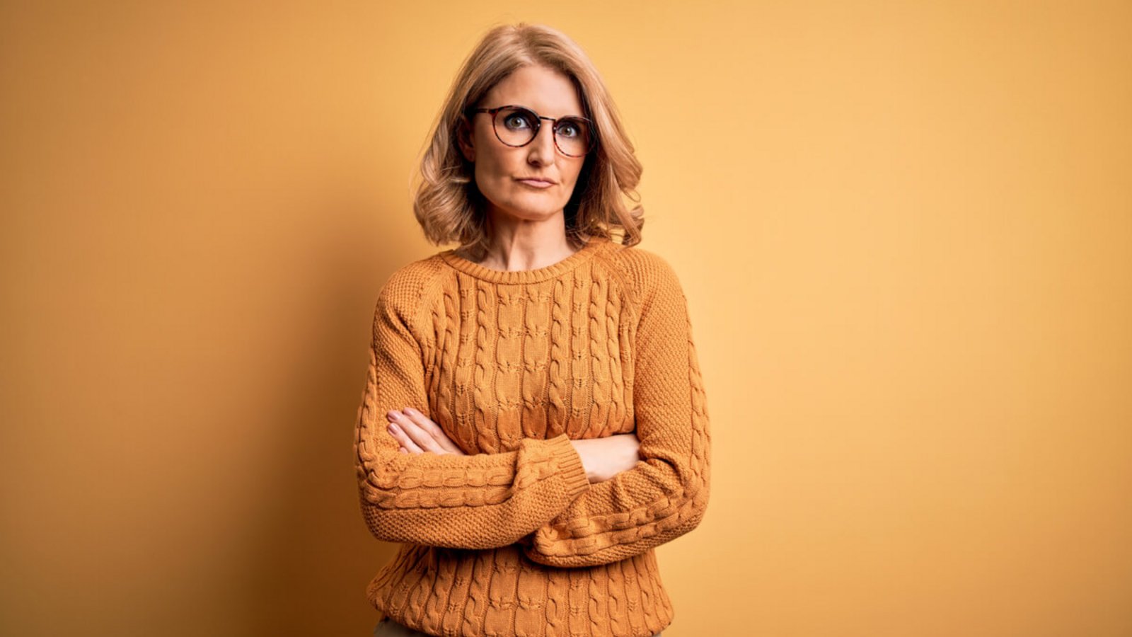 Das Karen-Meme beschreibt einen privilegierten Typ Frau, die ohne Rücksicht ihre Interessen durchsetzen will. Alles Wichtige zum Meme im Überblick.Foto: Krakenimages.com / Shutterstock.com Das Karen-Meme beschreibt einen privilegierten Typ Frau, die ohne Rücksicht ihre Interessen durchsetzen will. Alles Wichtige zum Meme im Überblick.Foto: Krakenimages.com / Shutterstock.com
