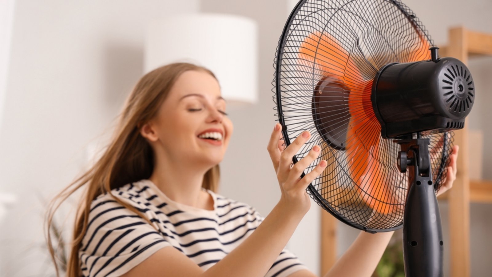 Ventilatoren sorgen für Abkühlung - aber um welchen Preis?Foto: Pixel-Shot/ Shutterstock
