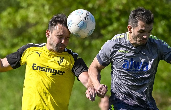 Für den Ensinger Jens Fischer (links) ist gegen Marcel Göttfert und die SGM Hohenhaslach/Freudental kein Mittel gewachsen. <span class='image-autor'>Foto: Leitner</span>