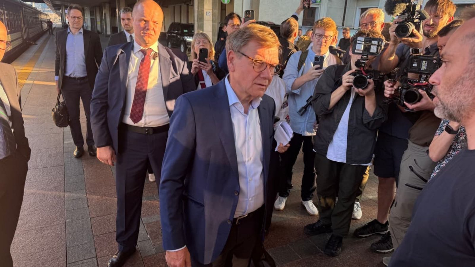 Nach seiner Ankunft in Kiew sendet der Minister erste Botschaften auch an Moskau.Michael Fischer/dpa
