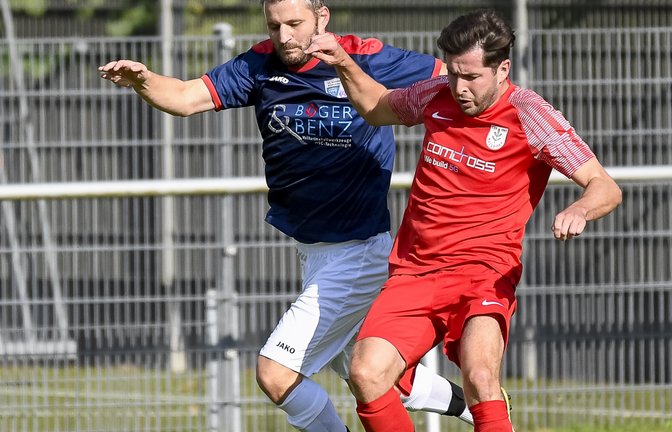Für den FV Roßwag (links Christian Kappler) geht es beim SV Iptingen darum, die erste Saisonniederlage vom vergangenen Wochenende vergessen zu machen. <span class='image-autor'>Foto: Leitner</span>