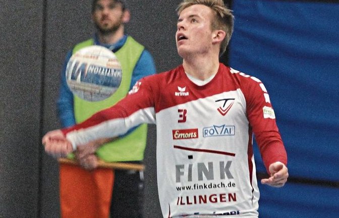 Nils Hantke und die TVV-Faustballer haben im bisherigen Saisonverlauf nur zu Hause Punkte geholt. Das soll sich beim TV Stammheim ändern. Foto: Nachreiner