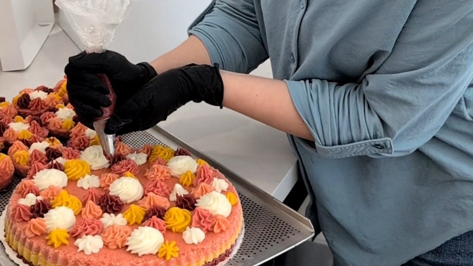 Kuchen mit Eis: Dieser Traum wird in Bietigheim-Bissingen wahr. Foto: Art Glacé Kuchen mit Eis: Dieser Traum wird in Bietigheim-Bissingen wahr. Foto: Art Glacé