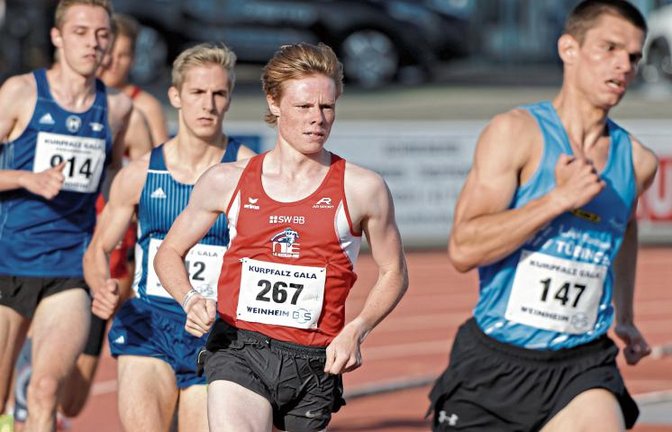 Jonte Fischer (Zweiter von rechts) sprintete zu einem U-20-Vereinsrekord. Foto: privat