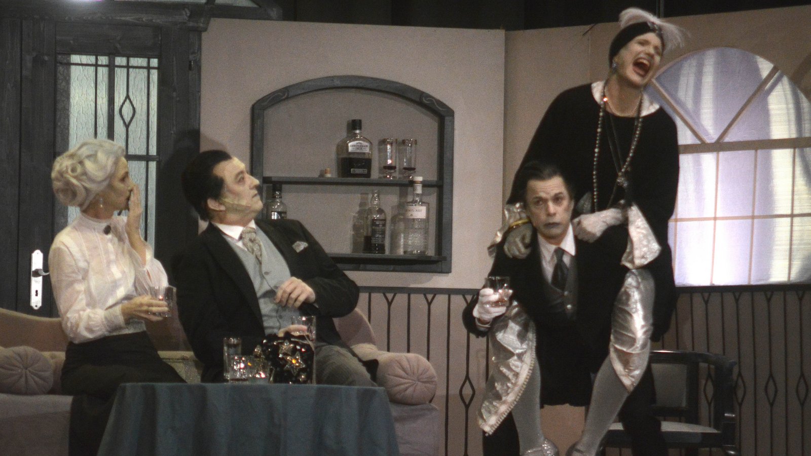 Ganz in Schwarz-Weiß: Das Kölner Filmtheater gastierte mit „Lord Savils Verbrechen“ im Uhlandbau von Mühlacker.  Foto: Stahlfeld