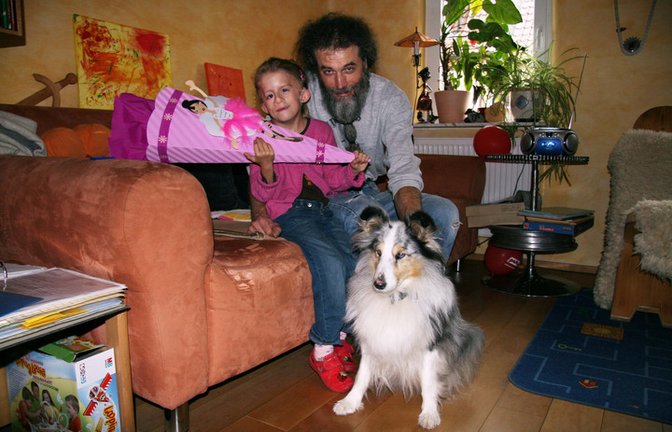 Wirth mit Tochter Maja und Hund Zarina. Foto: Rücker