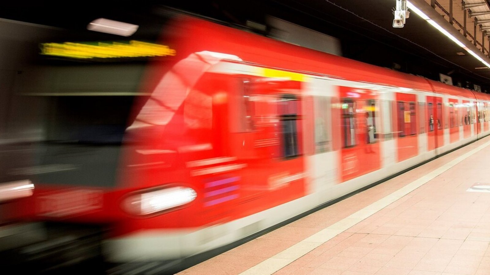 Die Verzögerungen bei Stuttgart 21 bremsen auch zahlreiche Vorhaben der S-Bahn Stuttgart. Die verlängerte Bauzeit für das Milliardenvorhaben dürfte auch wieder Folgen für die Pendlerinnen und Pendler haben, die auf die S-Bahn setzen.Foto: dpa
