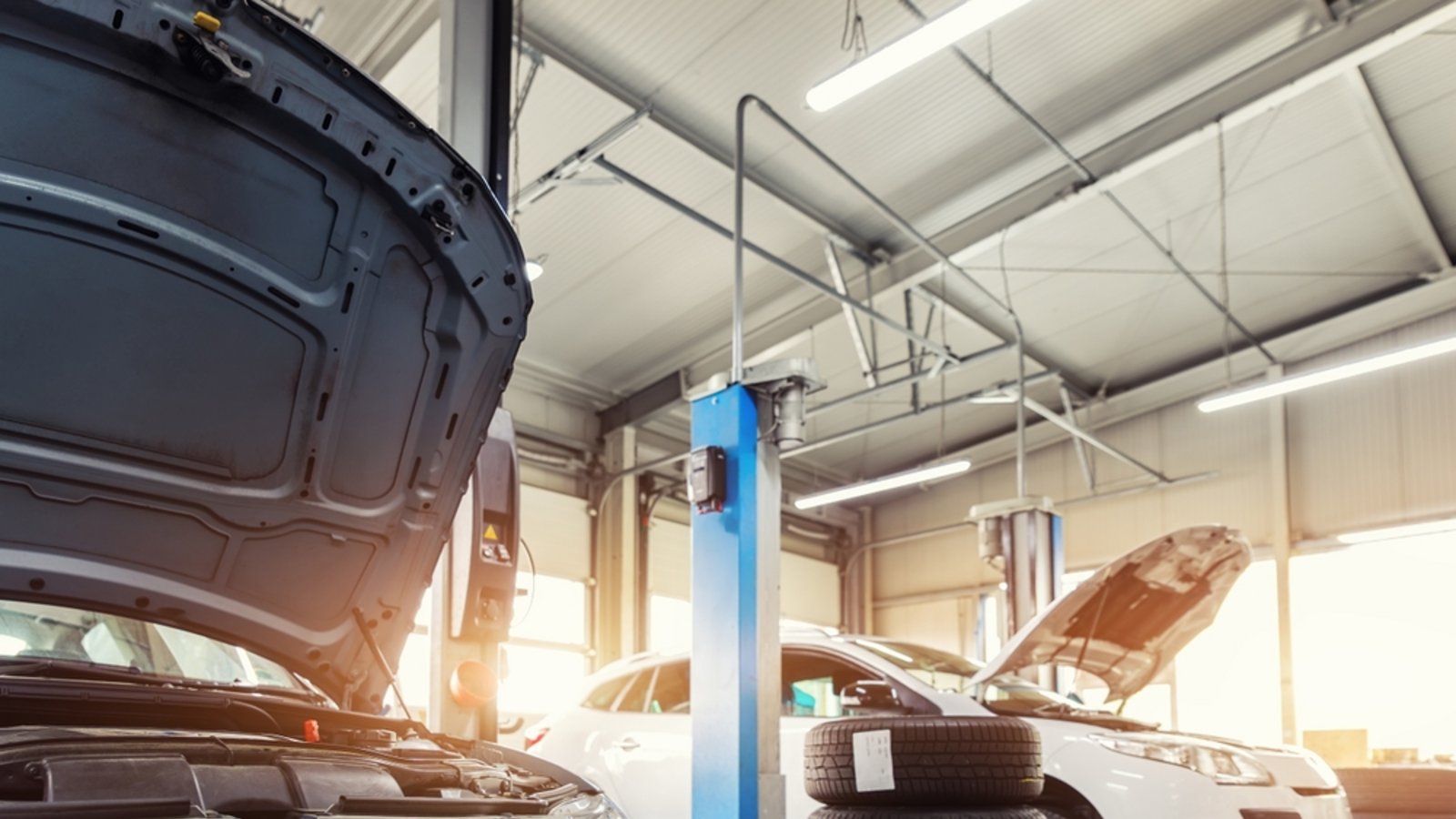 Müssen ältere Fahrzeuge bald jährlich zum TÜV?Foto: K-FK / shutterstock.com
