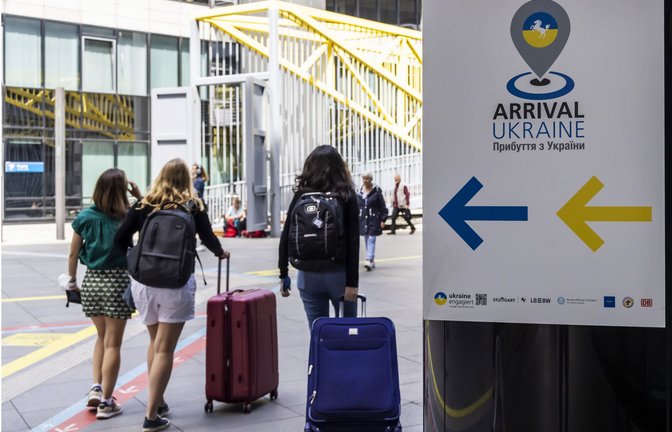 Ankunftszentrum für Geflüchtete aus der Ukraine am Hauptbahnhof Stuttgart<span class='image-autor'>Foto: IMAGO/Arnulf Hettrich</span>
