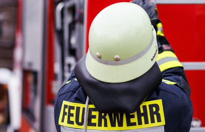 Die Flammen griffen auch auf den darüberliegenden Balkon und teilweise auf den Dachstuhl über (Symbolbild).<span class='image-autor'>Foto: Philipp von Ditfurth</span>