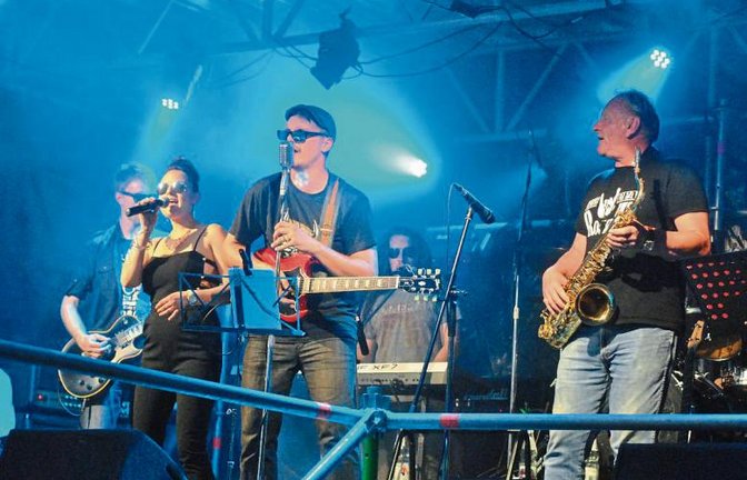 Matze & Friends als Hauptakt am Samstagabend bei „Rock am Bach“. Fotos: Stahlfeld