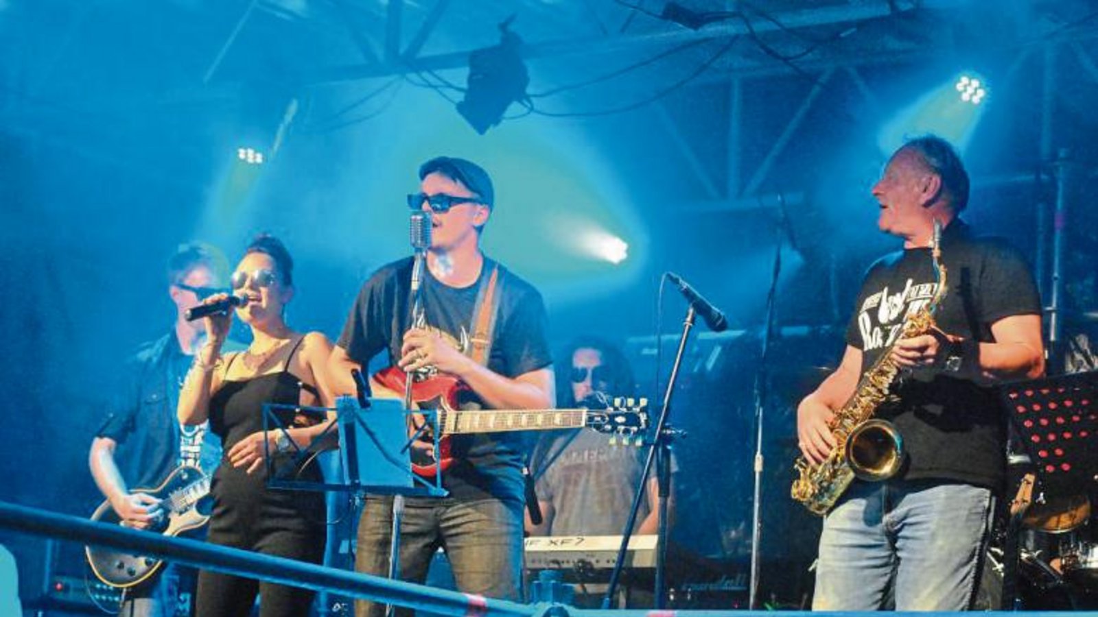 Matze & Friends als Hauptakt am Samstagabend bei „Rock am Bach“. Fotos: Stahlfeld