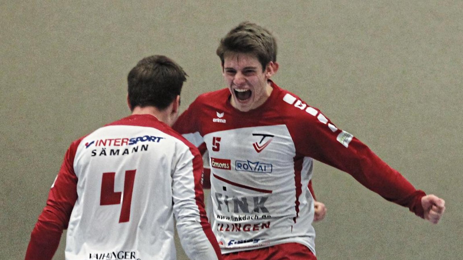 Emotionen pur: Jakob Kilpper (rechts) brüllt seine Freude nach dem verwandelten Matchball des TV Vaihingen in Waibstadt heraus. Foto: Nachreiner Emotionen pur: Jakob Kilpper (rechts) brüllt seine Freude nach dem verwandelten Matchball des TV Vaihingen in Waibstadt heraus. Foto: Nachreiner
