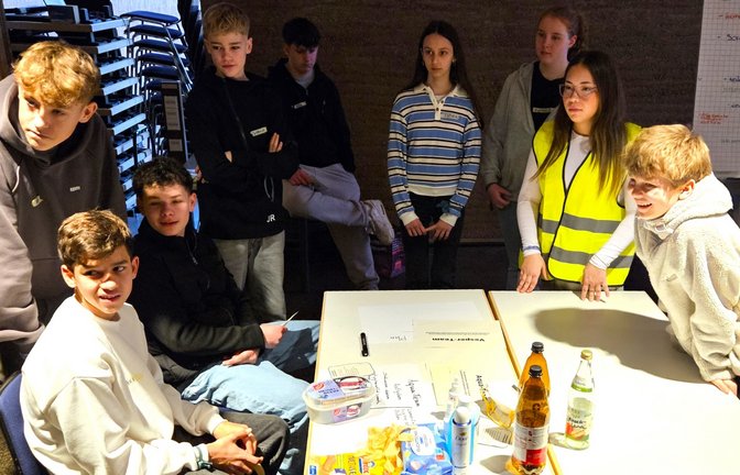 Schülerinnen und Schüler der Ottmar-Mergenthaler-Realschule lernen im neuen Planspiel der Energieagentur Ludwigsburg, mit Katastrophen umzugehen. <span class='image-autor'>Foto: LEA</span>