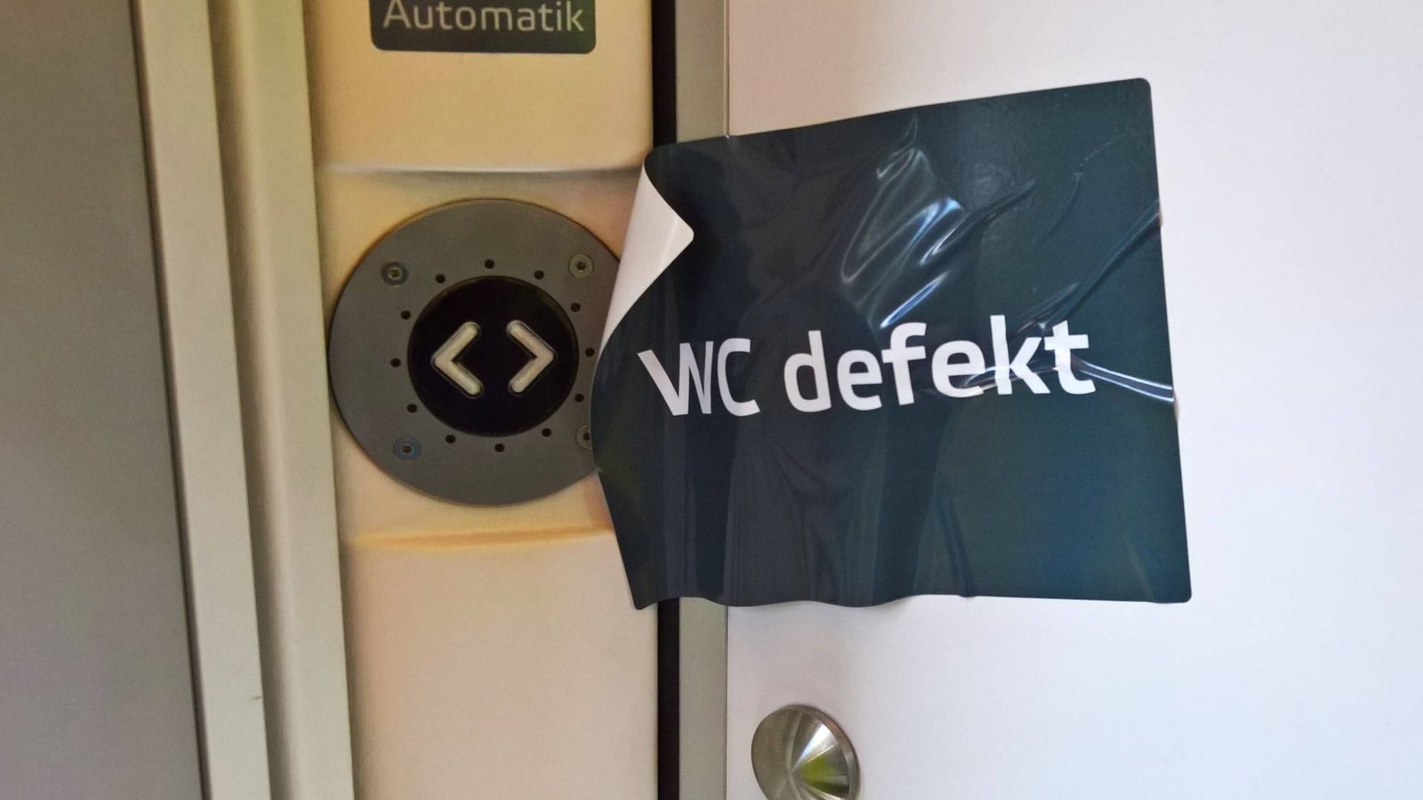 Gesperrte Toiletten in Zügen sind ein anhaltendes Ärgernis.Foto: IMAGO/Manfred Segerer Gesperrte Toiletten in Zügen sind ein anhaltendes Ärgernis.Foto: IMAGO/Manfred Segerer