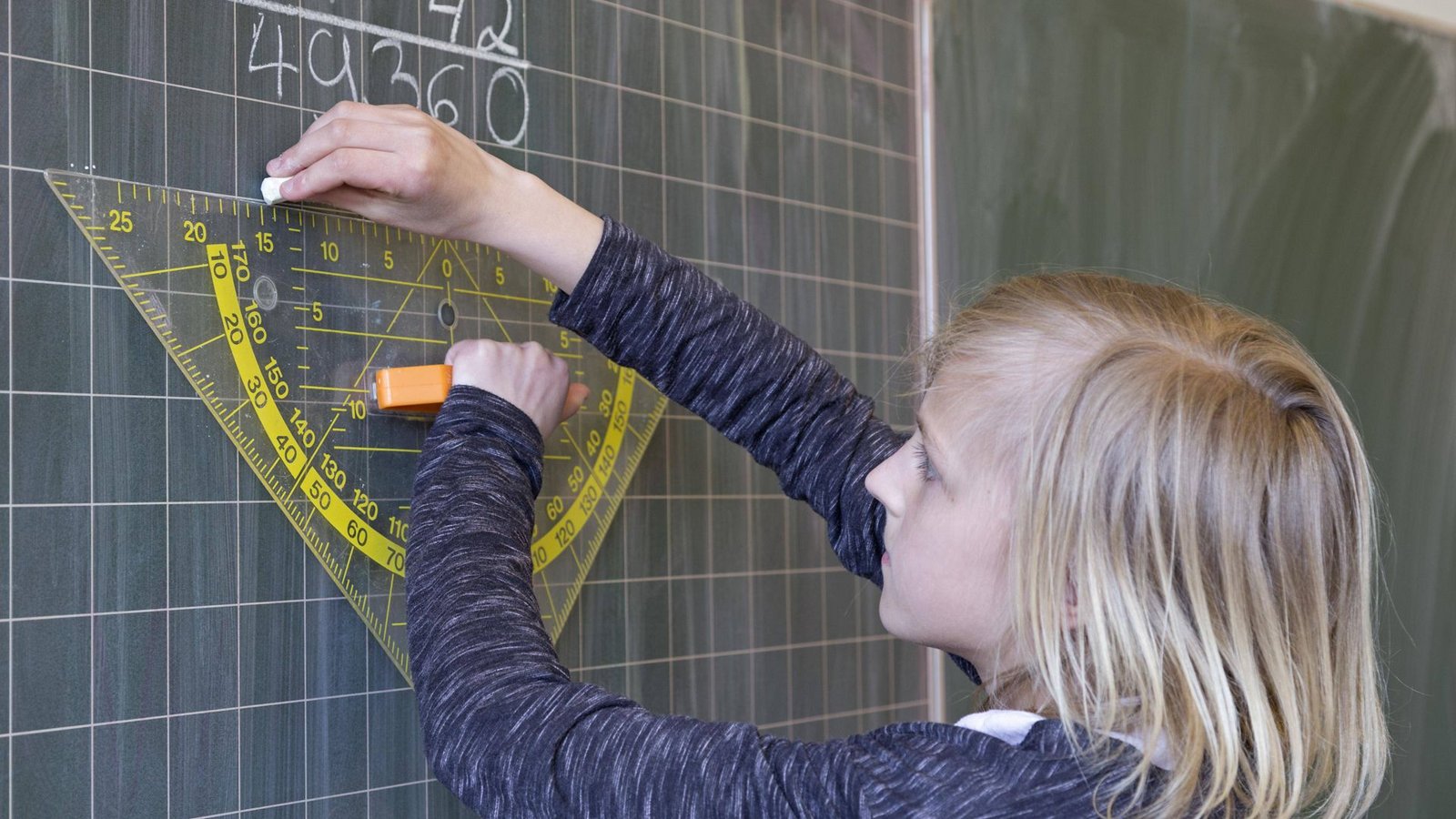 Kein Problem beim Rechnen mit großen Zahlen? In Mathematik galt das zuletzt nur für 20 Prozent der Fünftklässler?Foto: imago/imagebroker/Siegfried Kuttig Kein Problem beim Rechnen mit großen Zahlen? In Mathematik galt das zuletzt nur für 20 Prozent der Fünftklässler?Foto: imago/imagebroker/Siegfried Kuttig