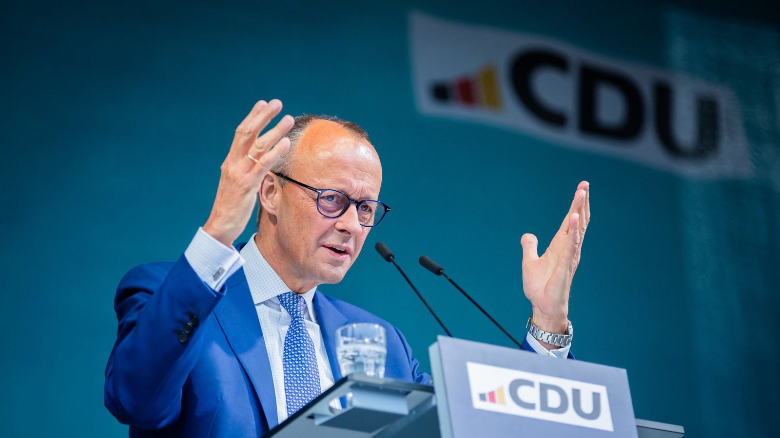 Friedrich Merz ordnet die Wagenknecht-Partei auf der ganz linken Seite des politischen Spektrums ein.Foto: dpa/Christoph Soeder Friedrich Merz ordnet die Wagenknecht-Partei auf der ganz linken Seite des politischen Spektrums ein.Foto: dpa/Christoph Soeder