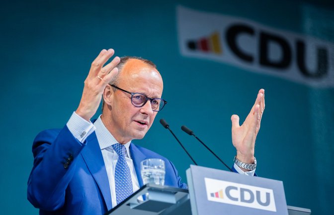 Friedrich Merz ordnet die Wagenknecht-Partei auf der ganz linken Seite des politischen Spektrums ein.<span class='image-autor'>Foto: dpa/Christoph Soeder</span>