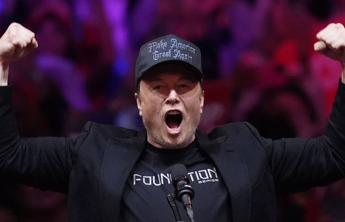 Elon Musk mischt sich, obwohl bald in US-Regierungsdiensten, unverblümt in den deutschen Bundestagswahlkampf ein.<span class='image-autor'>Foto: dpa/Evan Vucci</span>