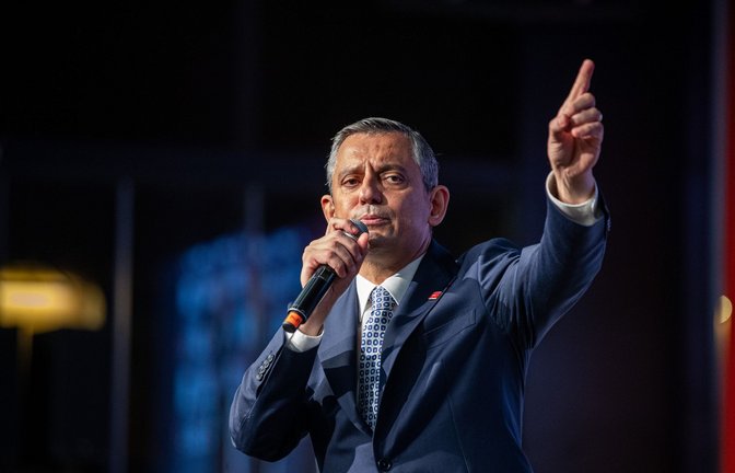 Ein türkisches Gericht hat die Absetzung von Özgür Özel als Oppositionspartei-Chef angeordnet. (Archivbild)<span class='image-autor'>Foto: Tunahan Turhan/SOPA Images via ZUMA Press Wire/dpa</span>