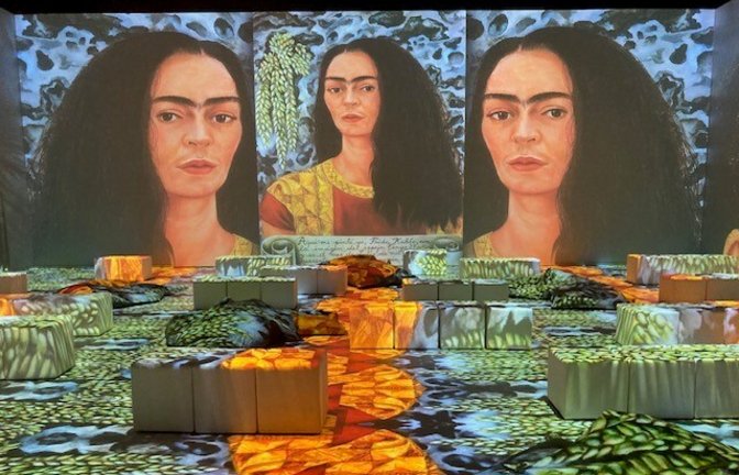 In der immersiven Ausstellung „Viva Frida Kahlo“ können die Besucher in die Werke Frida Kahlos eintauchen.<span class='image-autor'>Foto: Forstbauer</span>