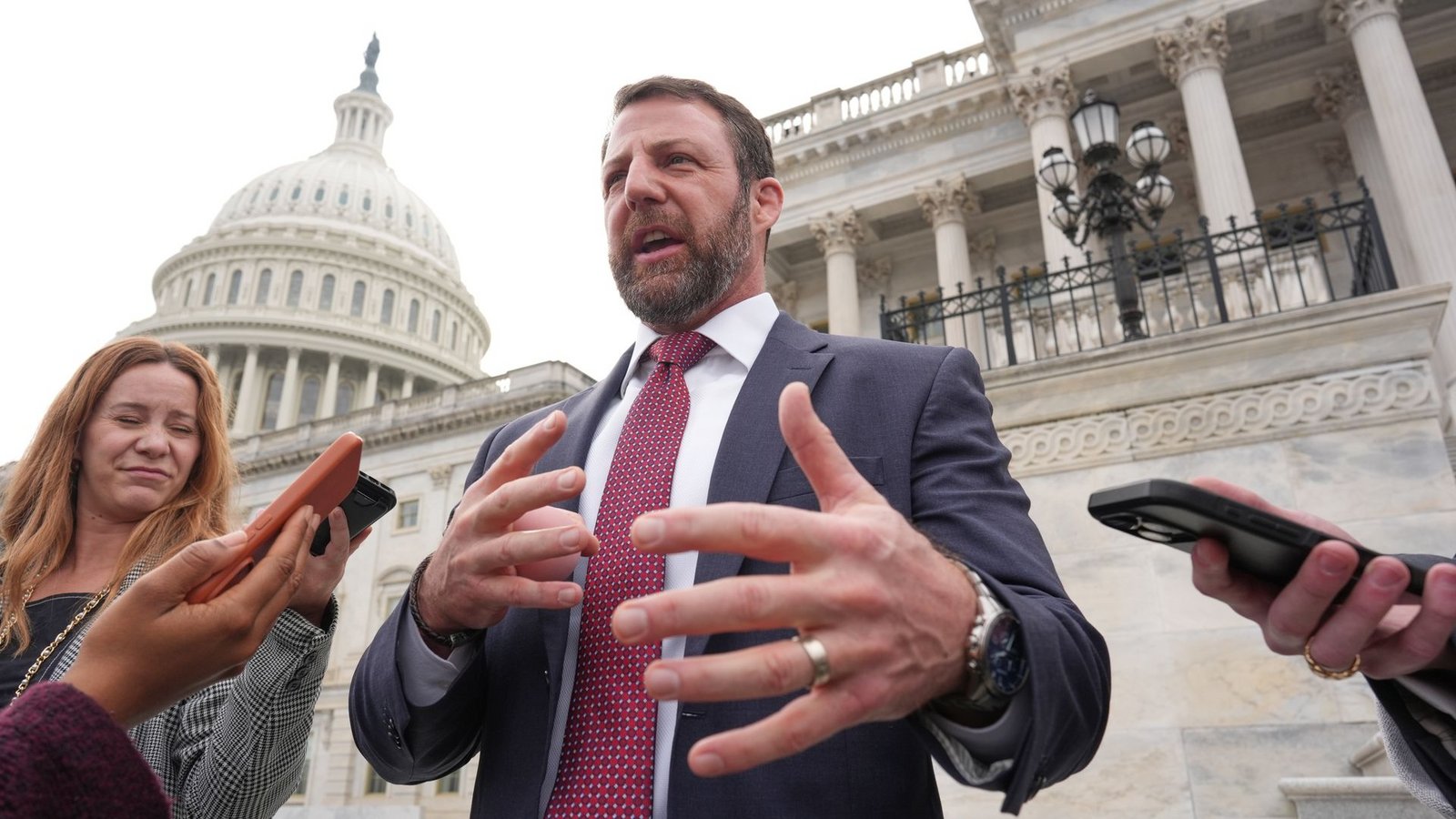 Senator Markwayne Mullin soll nach Willen Trumps künftig das Heimatschutzministerium leiten.Foto: J. Scott Applewhite/AP/dpa