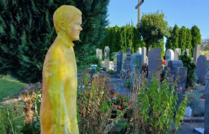Die Statue des verstorbenen Ricardo war nach Ansicht der Gemeine Wallhausen und dem Verwaltungsgericht Stuttgart „effektheischend“. Seit Oktober 2024 ist sie weg.<span class='image-autor'>Foto: Privat/Harald Schott</span>