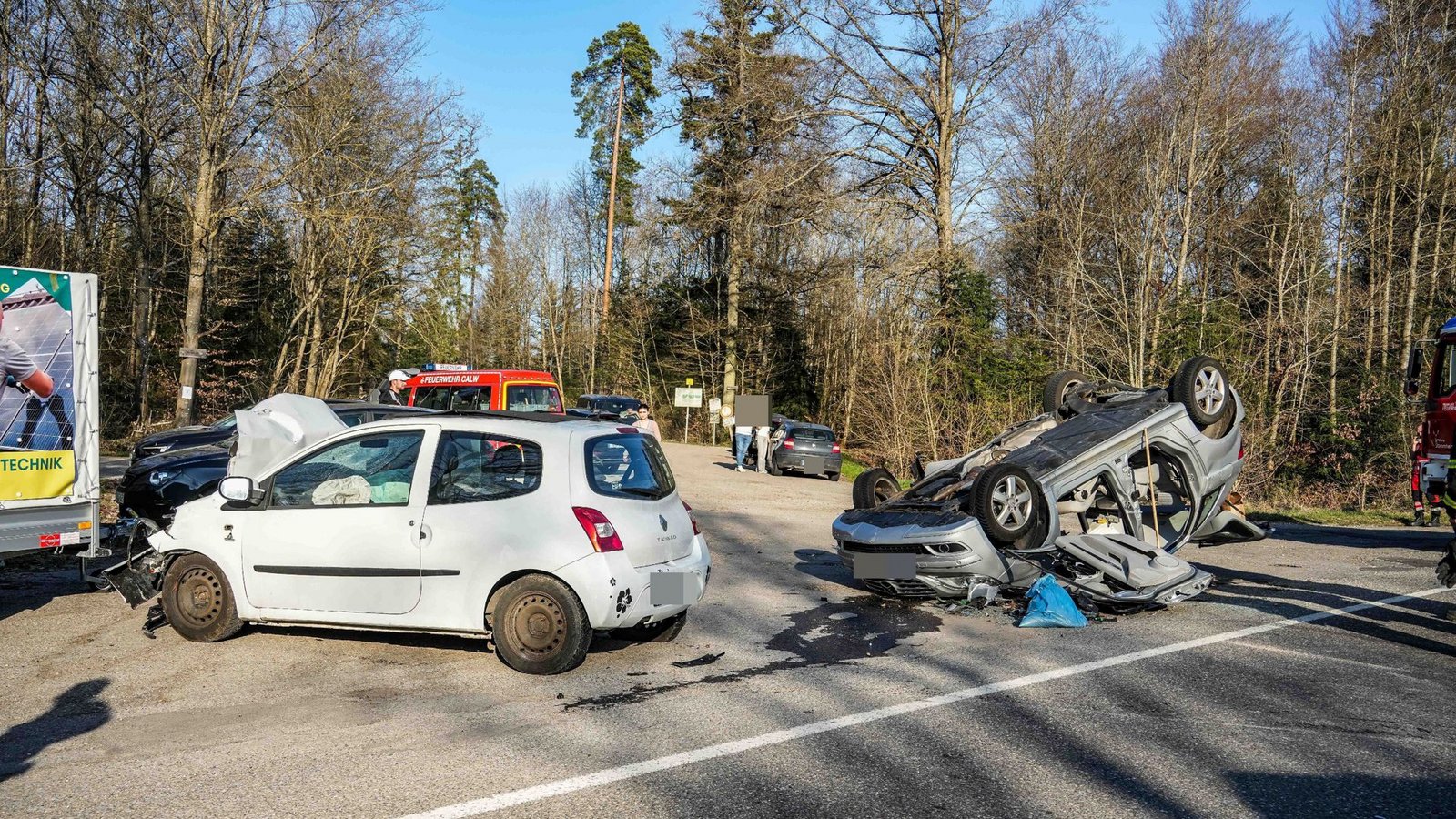 Auf der B296 bei Calw-Stammheim ist es zu einer Kollision gekommen.Foto: SDMG/Dettenmeyer Auf der B296 bei Calw-Stammheim ist es zu einer Kollision gekommen.Foto: SDMG/Dettenmeyer