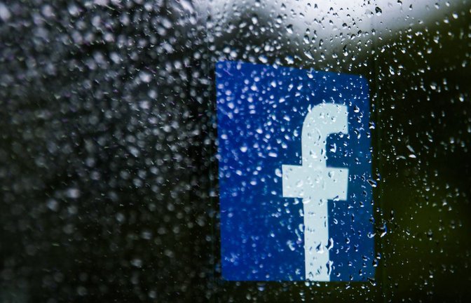Die Glanzzeiten sind vorbei: Immer mehr Jugendliche wenden sich von Facebook ab.<span class='image-autor'>Foto: imago images/NurPhoto/Jakub Porzycki via www.imago-images.de</span>