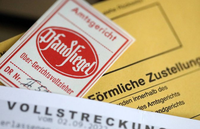 Gerichtsvollzieher überbringen meist keine gute Kunde.<span class='image-autor'>Foto: imago/Björn Trotzki</span>