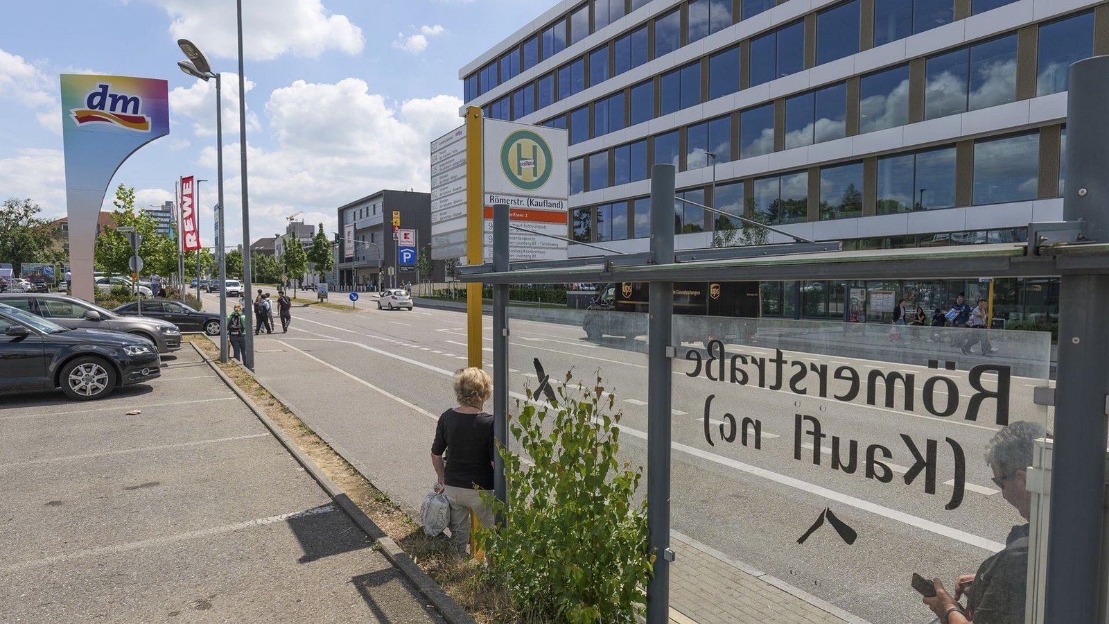 Wo beginnt und wo endet die Bushaltestelle? Diese Frage müssen sich Raucher zukünftig stellen.Foto: Simon Granville Wo beginnt und wo endet die Bushaltestelle? Diese Frage müssen sich Raucher zukünftig stellen.Foto: Simon Granville